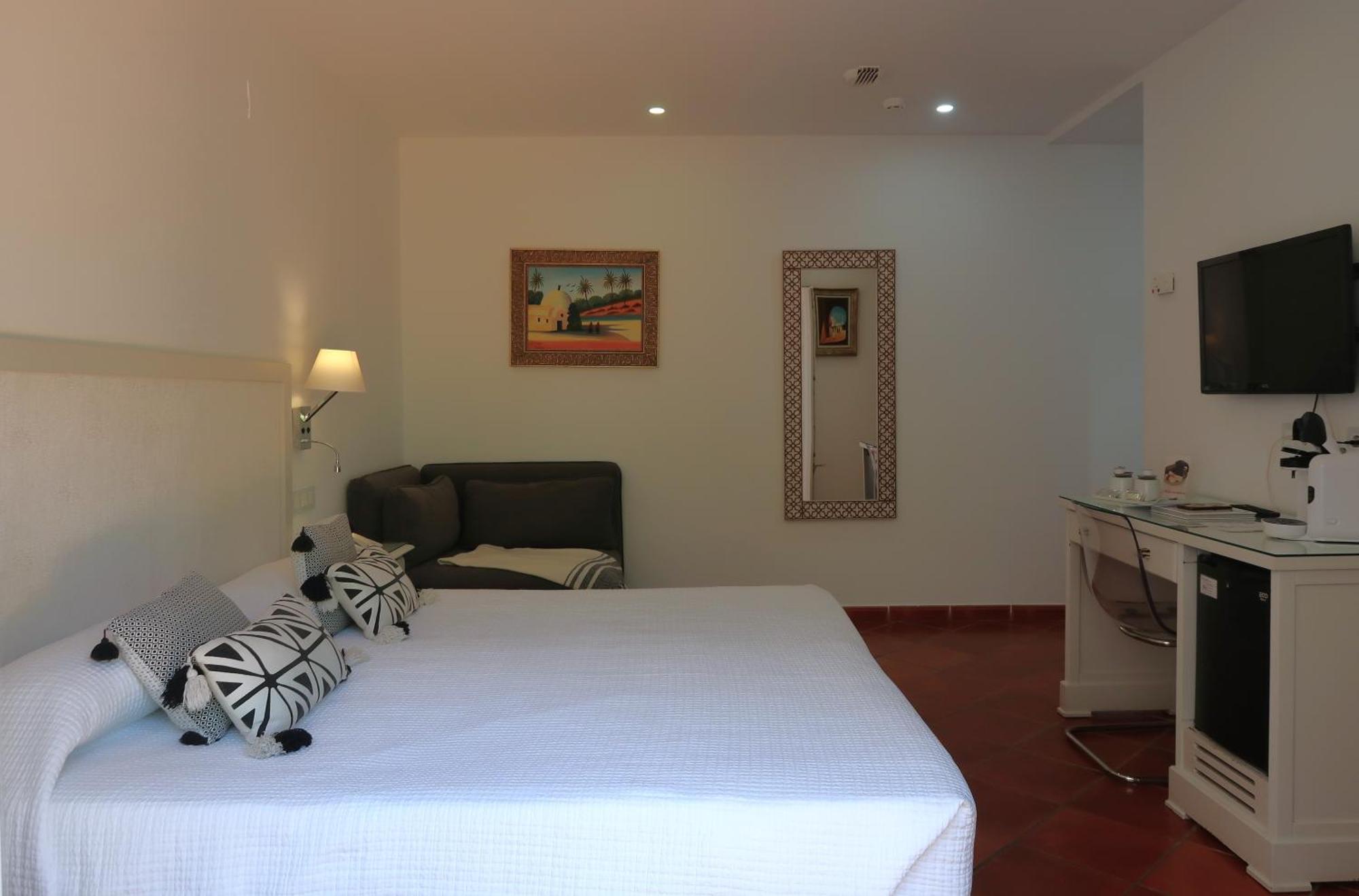 Hotel Malaga Picasso Экстерьер фото