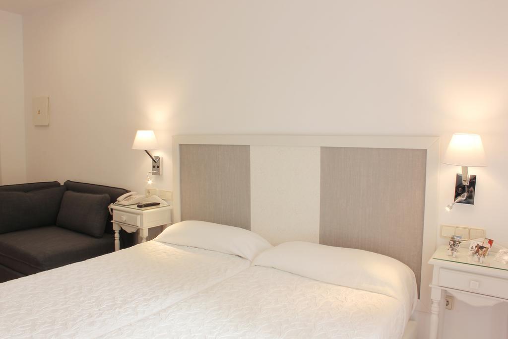 Hotel Malaga Picasso Экстерьер фото