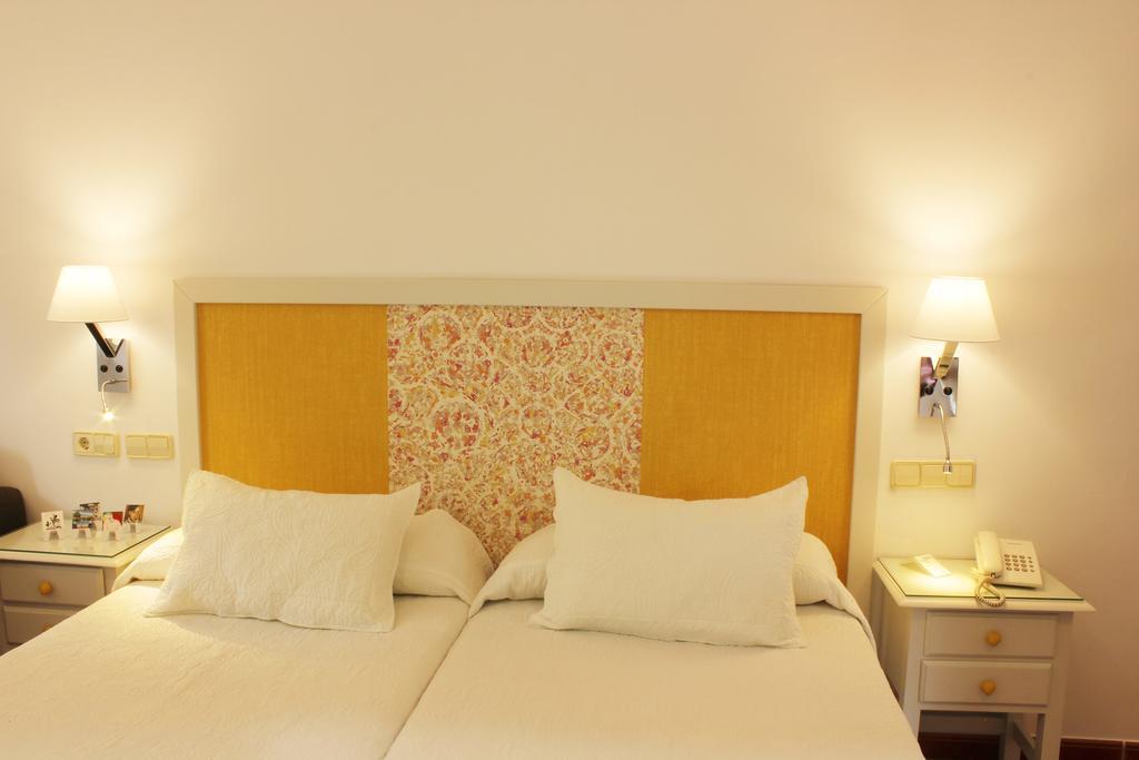 Hotel Malaga Picasso Экстерьер фото